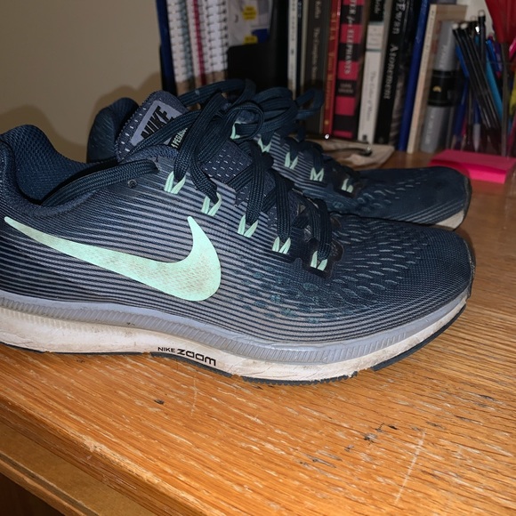 WOMENS NIKE SNEAKERS🤟🏻🤟🏻🤟🏻🤟🏻🤟🏻 - Picture 2 of 3